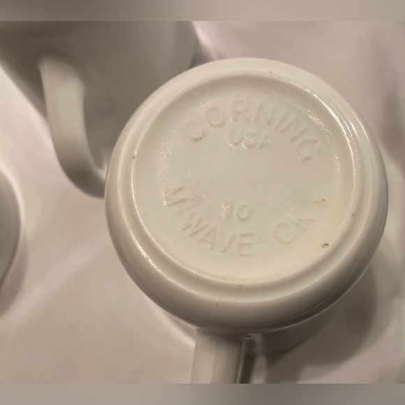 Vintage Corelle PRINCETON PRINSTON 4 Cups Mugs Red Blue Floral Nice! - Picture 6 of 9